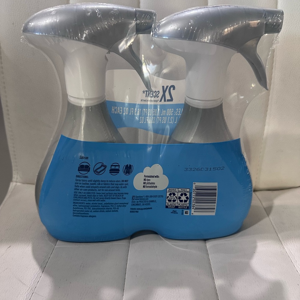 Febreze Fabric Refresher Plus Clean Scent 2-Pack – 16.9 oz Each – New - Picture 2 of 2